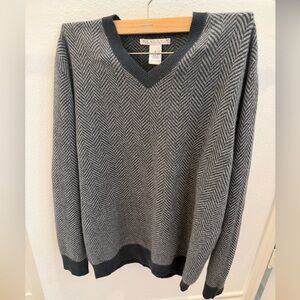 Men's V-Neck Sweater in Black and Gray Herringbone